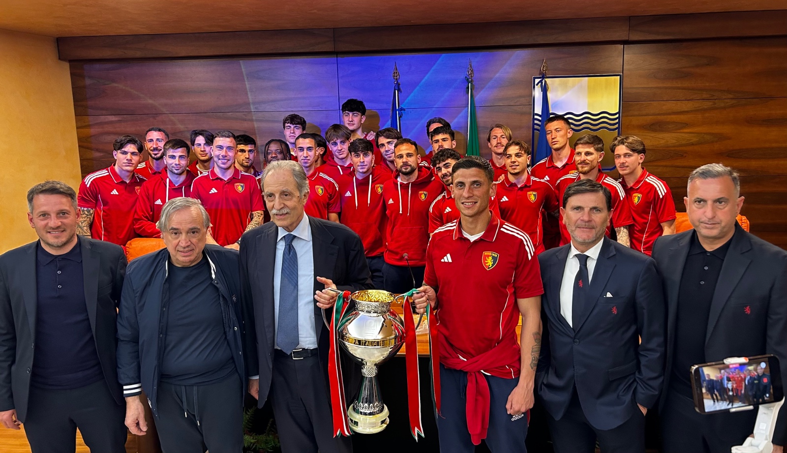 Basilicata, il presidente Bardi rende omaggio al Potenza Calcio ...